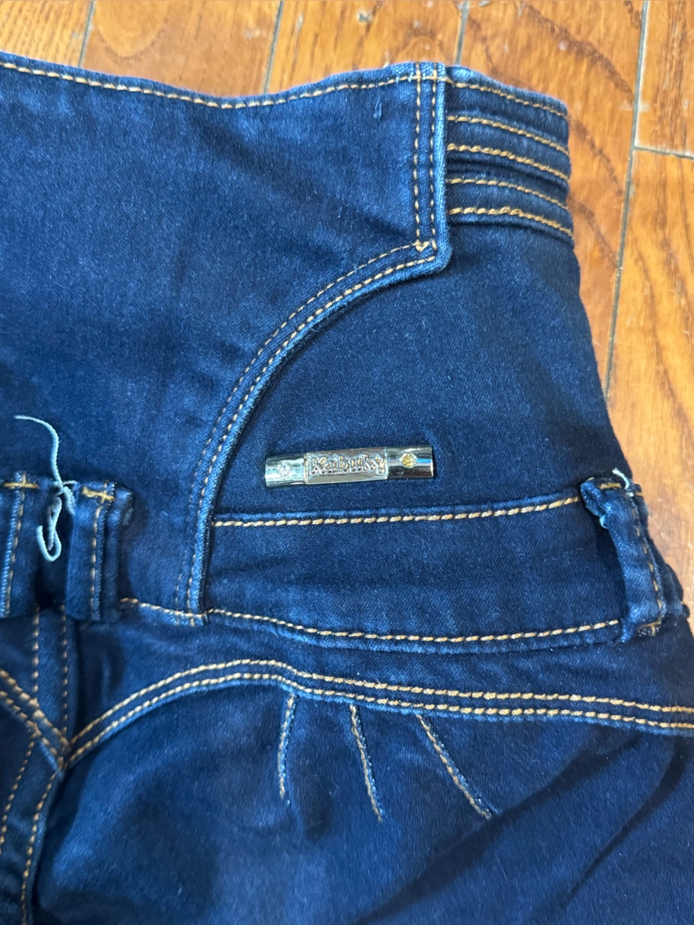 Dark Blue Women's Stretch Skinny Jeans with Embroidered Pockets - Picture 4 of 9